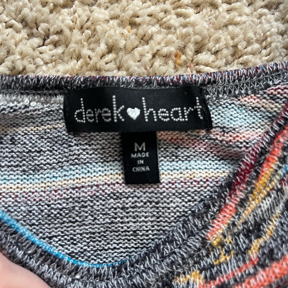 DEREK💛HEART 🔻🔺Aztec print🔻🔺 - Picture 3 of 3
